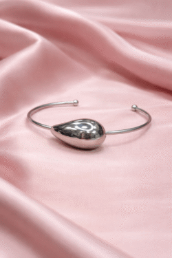 ΧΕΙΡΟΠΕΔΑ ΒΡΑΧΙΟΛΙ ΜΕ ΣΤΑΓΟΝΑ ΣΕ ΑΣΗΜΙ – MINIMAL ELEGANCE