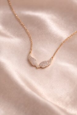 ΑΤΣΑΛΙΝΟ ΚΟΛΙΕ ΜΕ ΦΤΕΡΑ ΑΓΓΕΛΟΥ & ΖΙΡΓΚΟΝ ΣΕ ΧΡΥΣΗ ΑΠΟΧΡΩΣΗ