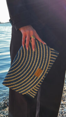 ΜΠΛΕ ΨΑΘΙΝΟΣ ΦΑΚΕΛΟΣ VERDE ΜΕ ΧΡΥΣΕΣ ΛΕΠΤΟΜΕΡΕΙΕΣ 48-0336