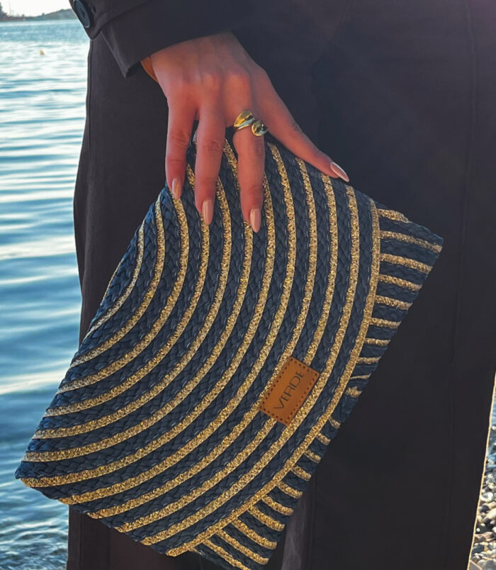 58CDA5DC-B7E8-4679-886C-0C506F2E2071