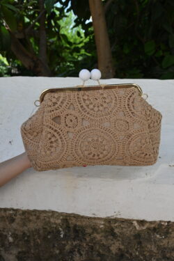 CLUTCH ΜΕ ΔΑΝΤΕΛΕΝΙΟ ΣΧΕΔΙΟ ΣΕ ΜΠΕΖ ΑΠΟΧΡΩΣΗ